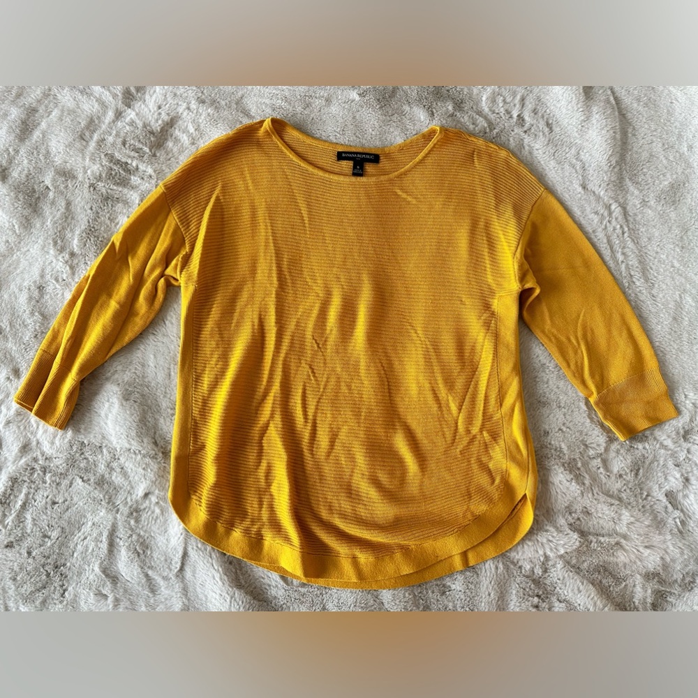 Mustard yellow Banana Republic Sweater